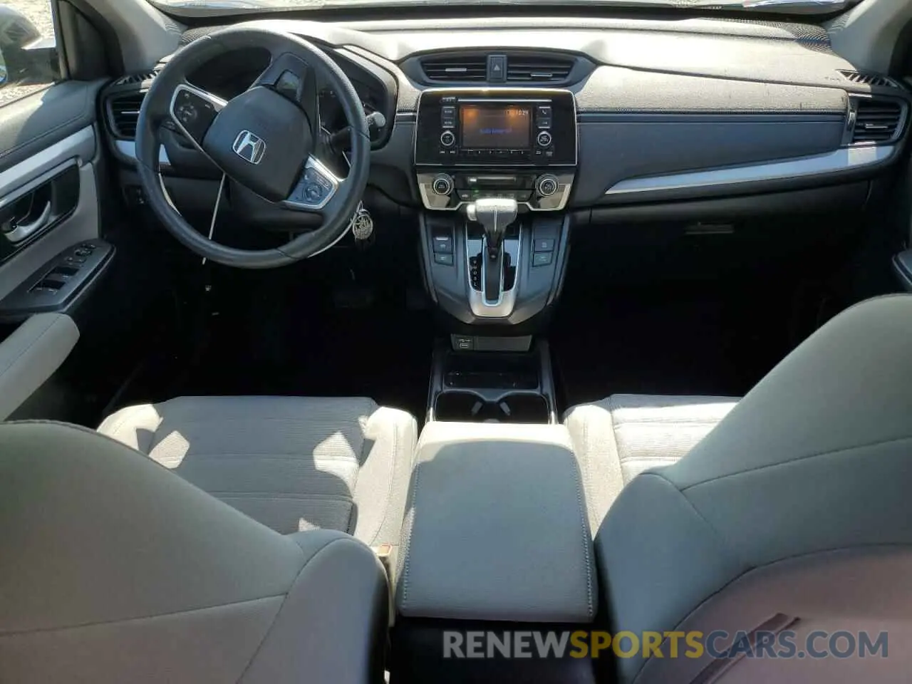 8 Photograph of a damaged car 2HKRW1H28LH415785 HONDA CRV 2020