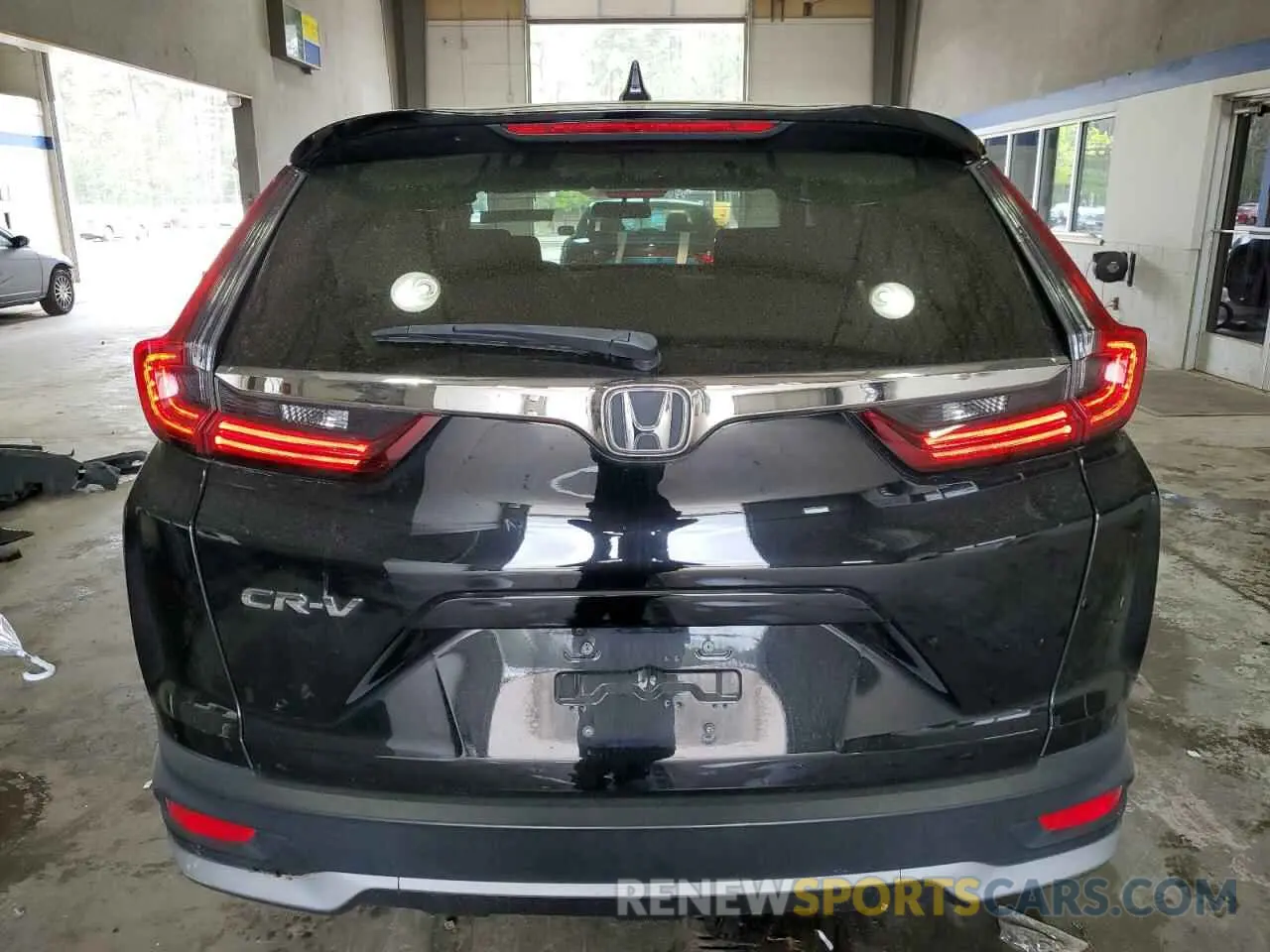 6 Photograph of a damaged car 2HKRW1H51LH401589 HONDA CRV 2020
