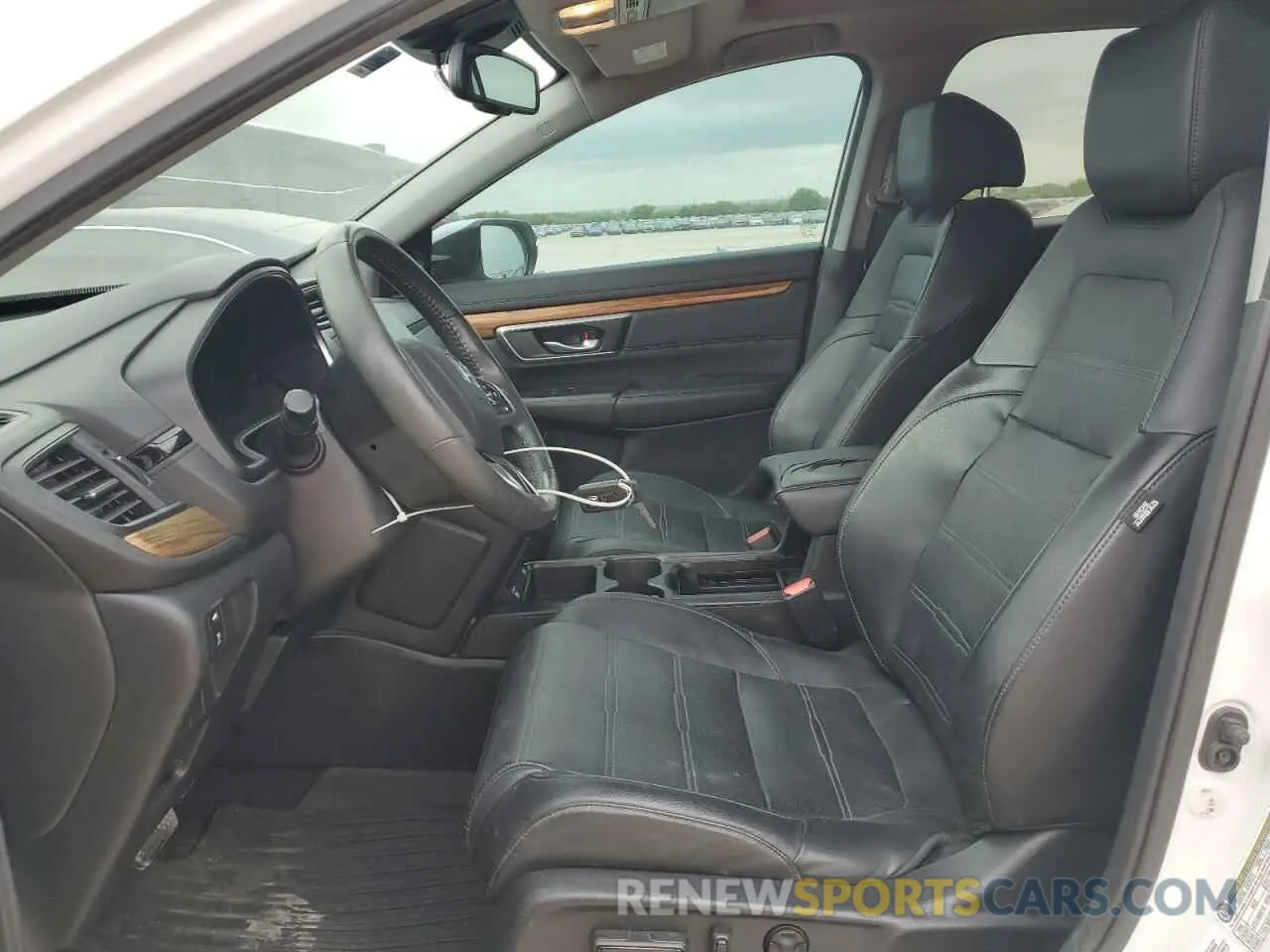 7 Photograph of a damaged car 2HKRW1H82LH416905 HONDA CRV 2020