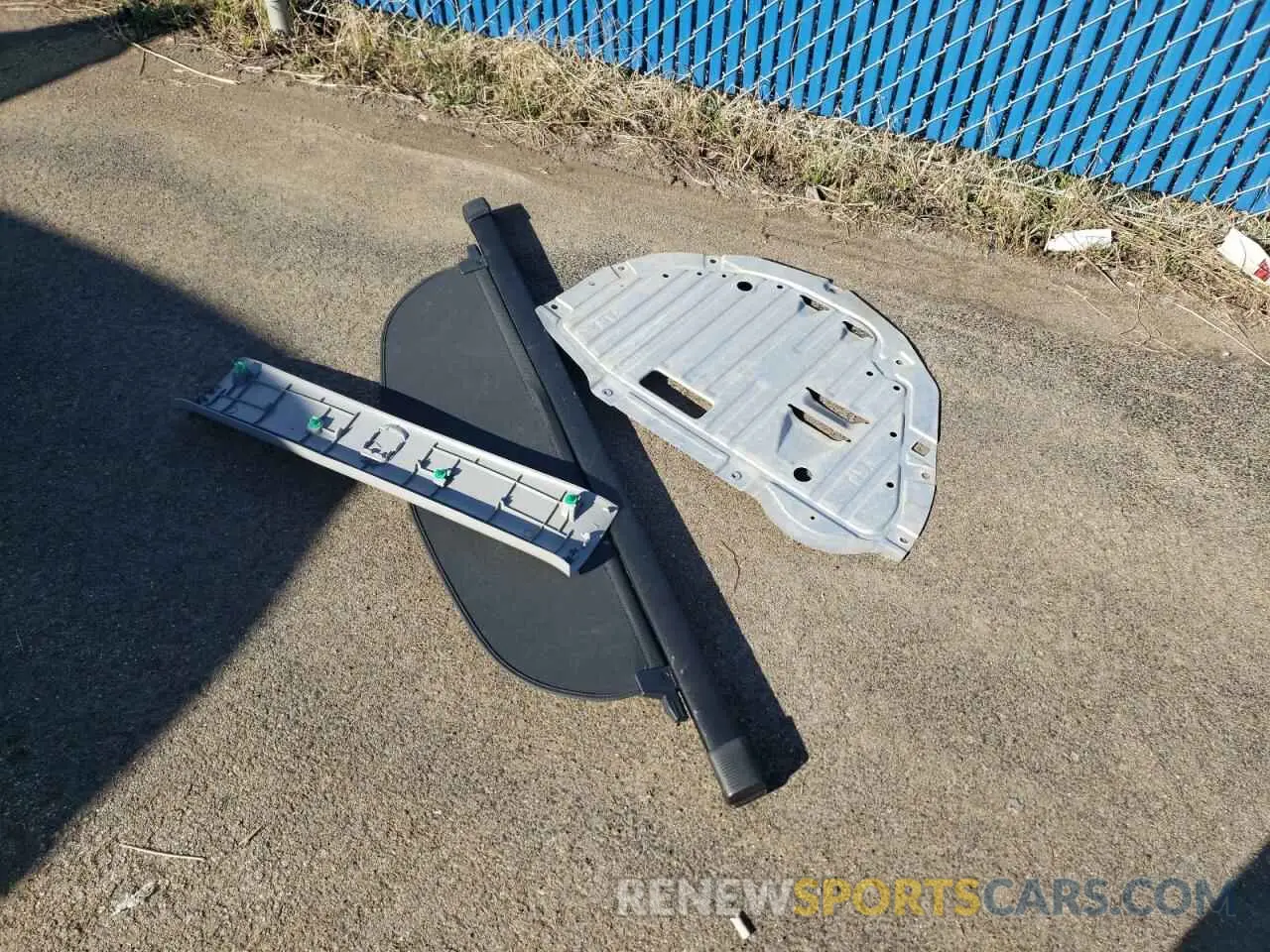 13 Photograph of a damaged car 2HKRW2G59LH601173 HONDA CRV 2020