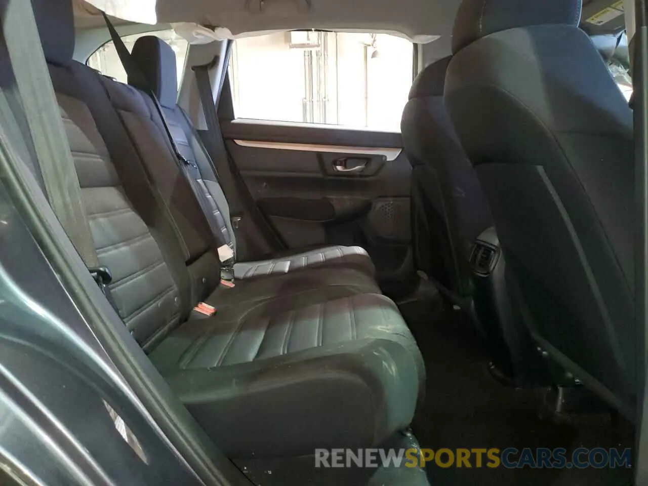 11 Photograph of a damaged car 2HKRW2H20LH634584 HONDA CRV 2020