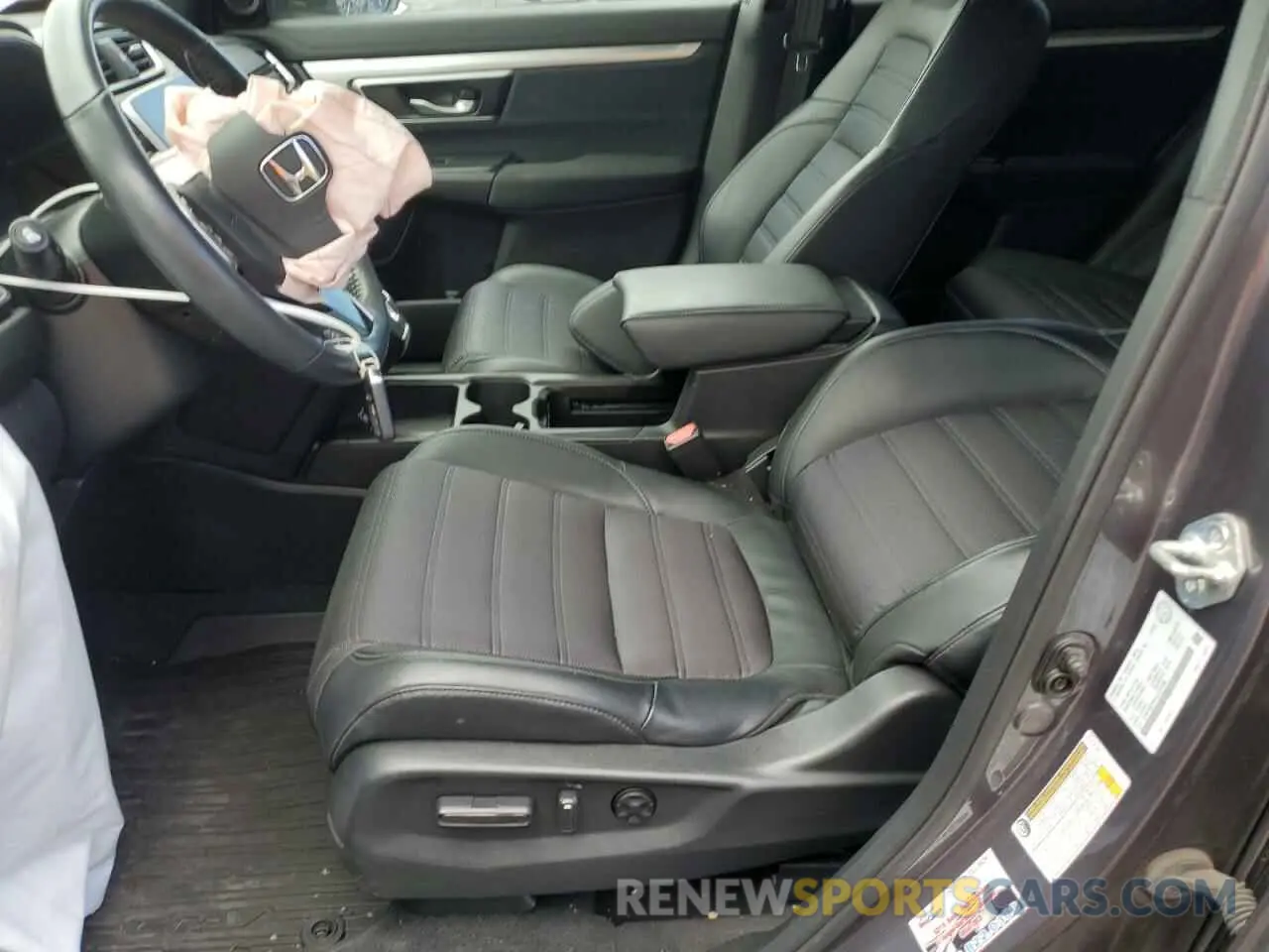 7 Photograph of a damaged car 2HKRW2H43LH231880 HONDA CRV 2020
