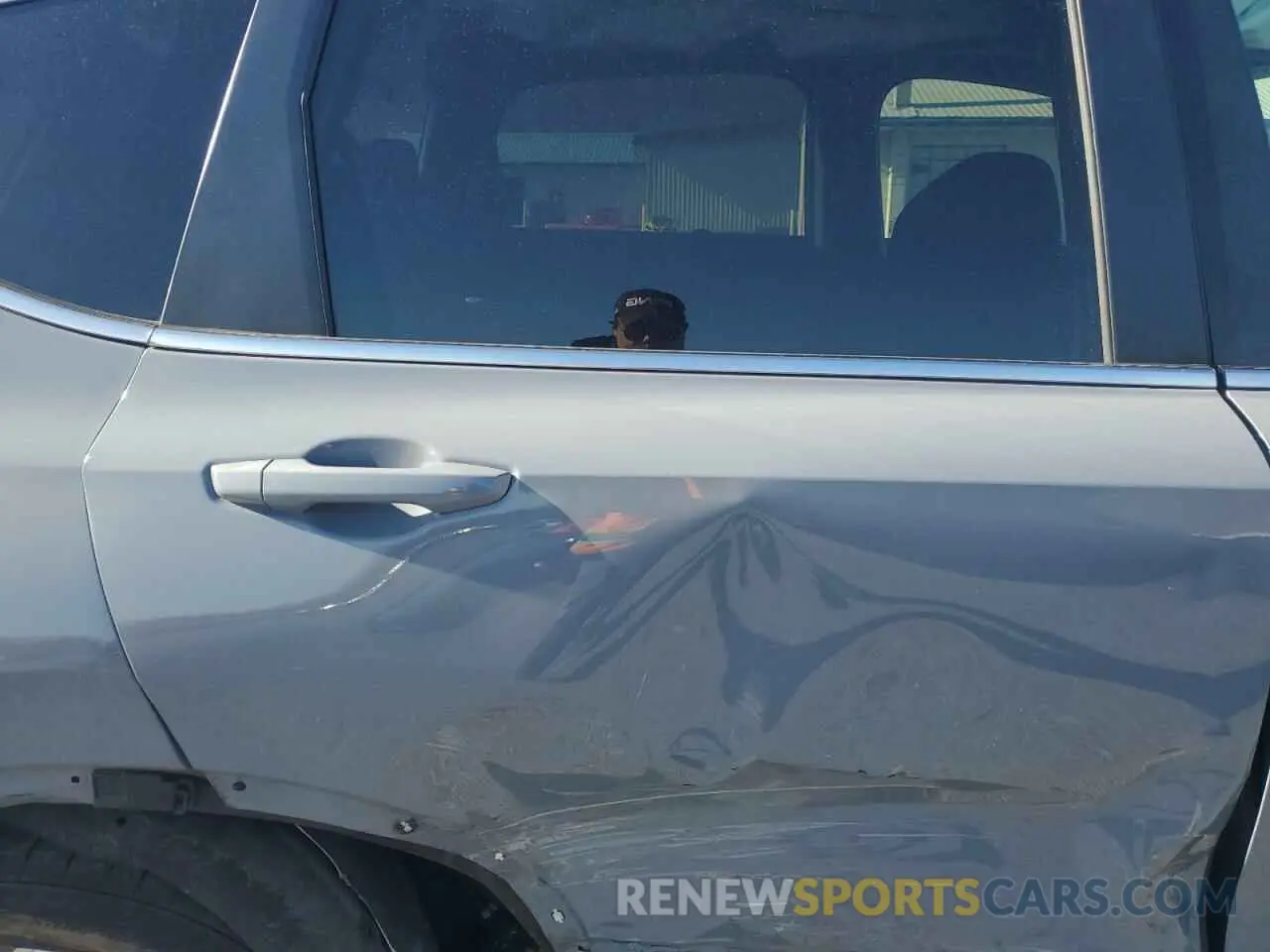 10 Photograph of a damaged car 2HKRW2H50LH658216 HONDA CRV 2020
