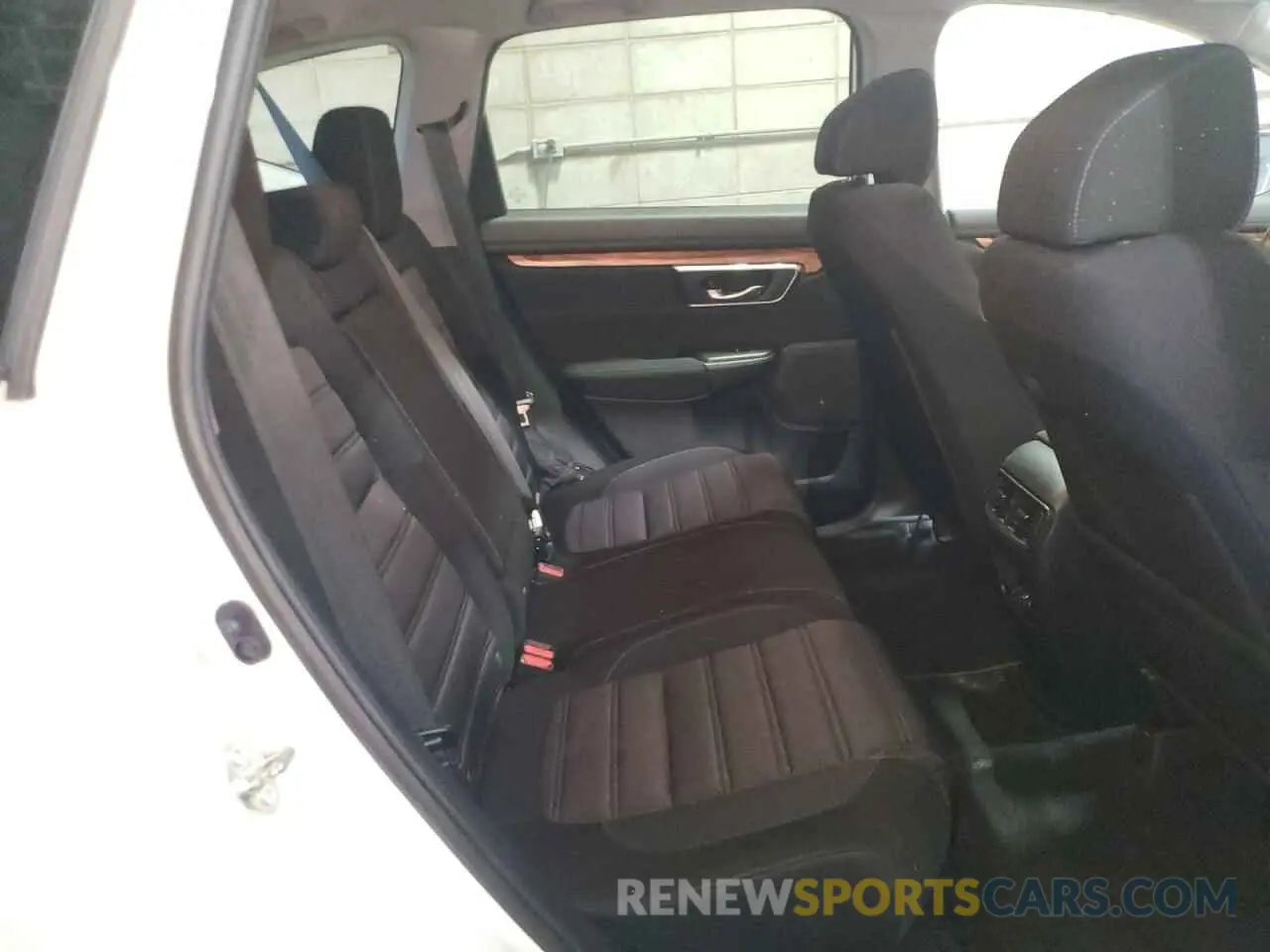 11 Photograph of a damaged car 2HKRW2H53LH651731 HONDA CRV 2020