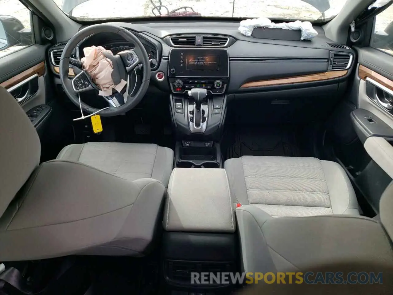 8 Photograph of a damaged car 2HKRW2H58LH607711 HONDA CRV 2020