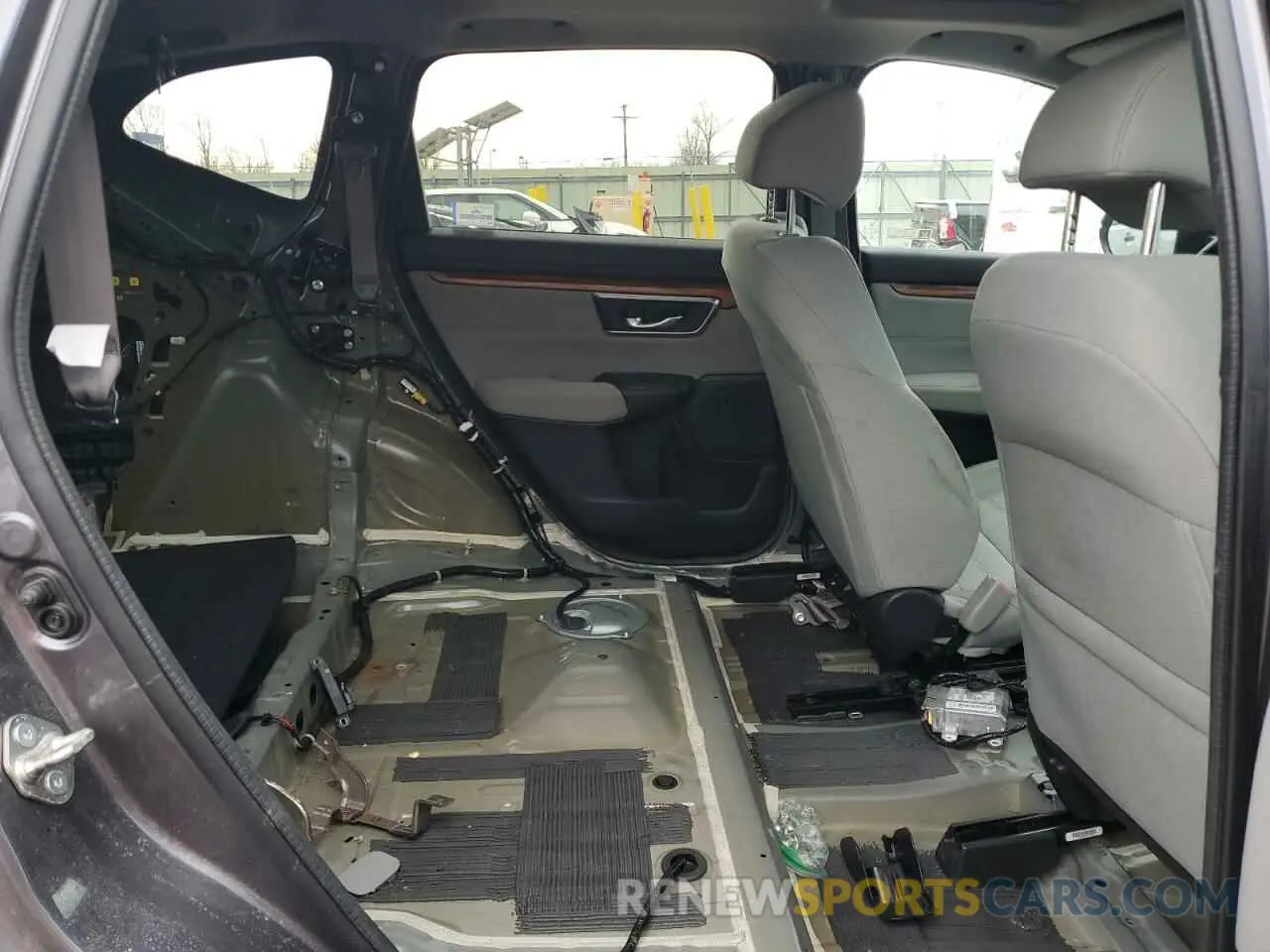 11 Photograph of a damaged car 2HKRW2H58LH681033 HONDA CRV 2020