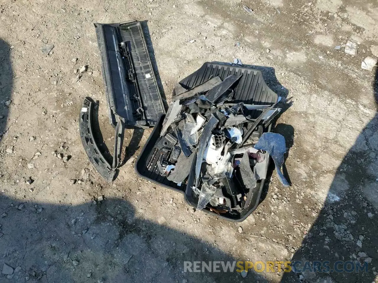 15 Photograph of a damaged car 2HKRW2H5XLH685715 HONDA CRV 2020