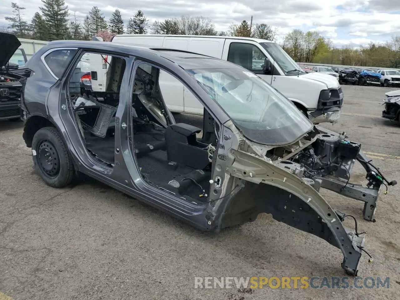 4 Photograph of a damaged car 2HKRW2H85LH675846 HONDA CRV 2020