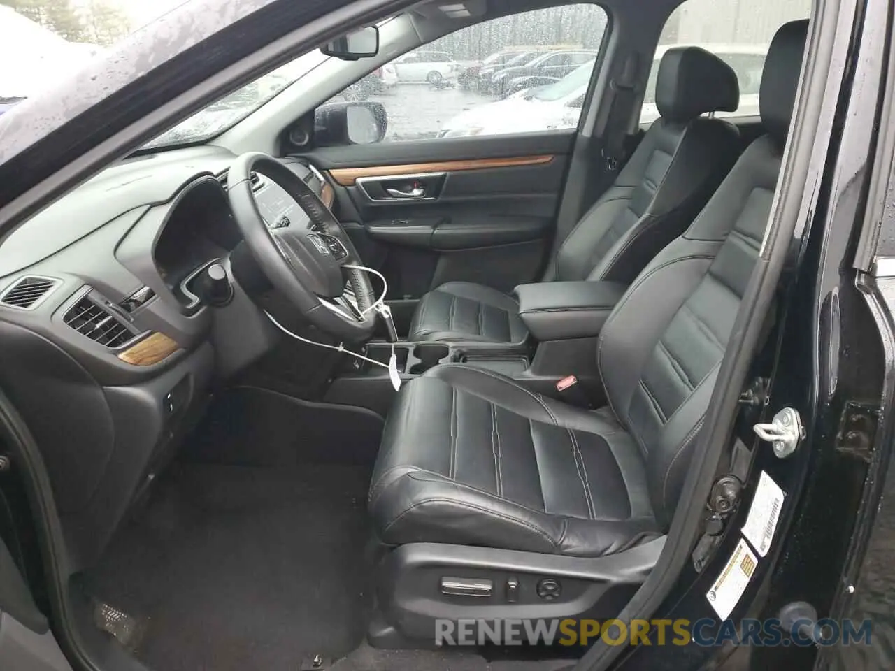 7 Photograph of a damaged car 2HKRW2H89LH666356 HONDA CRV 2020