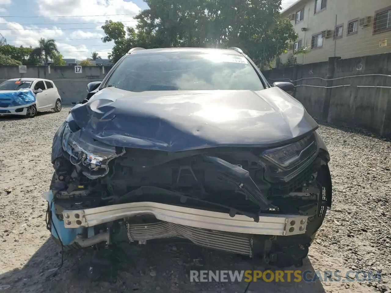 5 Photograph of a damaged car 2HKRW2H96LH677520 HONDA CRV 2020