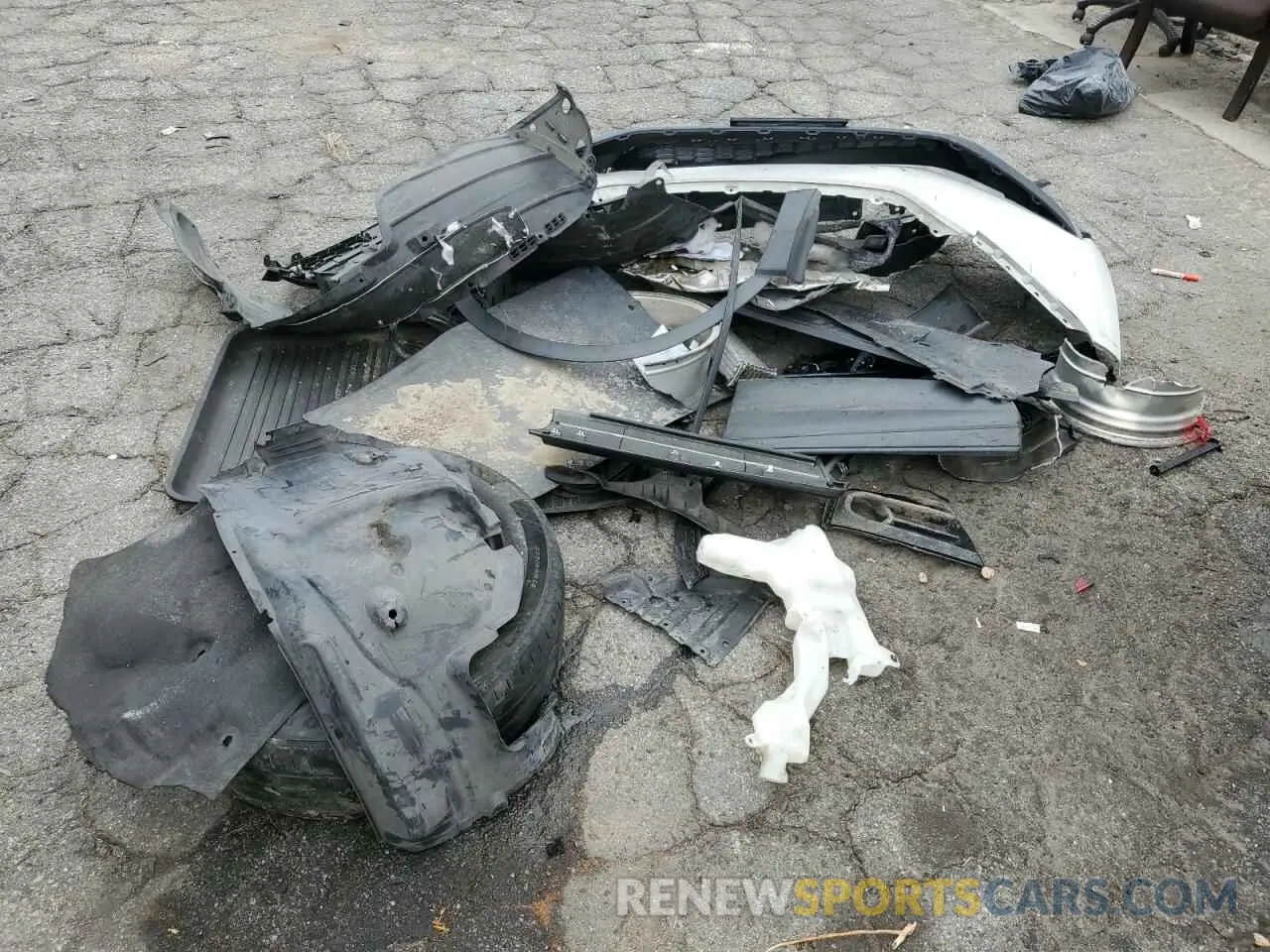13 Photograph of a damaged car 5J6RW1H53LA008050 HONDA CRV 2020
