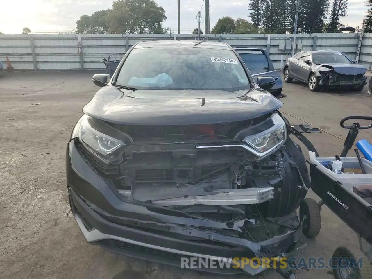 5 Photograph of a damaged car 5J6RW1H57LA017446 HONDA CRV 2020