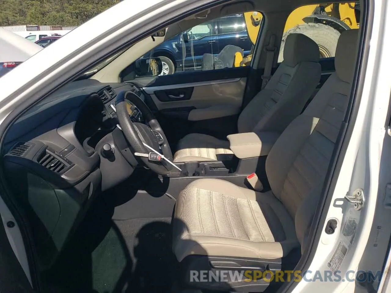 7 Photograph of a damaged car 5J6RW2H23LL017833 HONDA CRV 2020