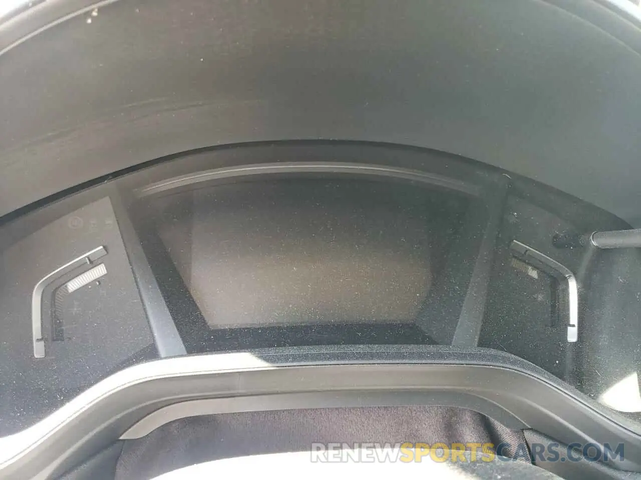 9 Photograph of a damaged car 5J6RW2H23LL017833 HONDA CRV 2020