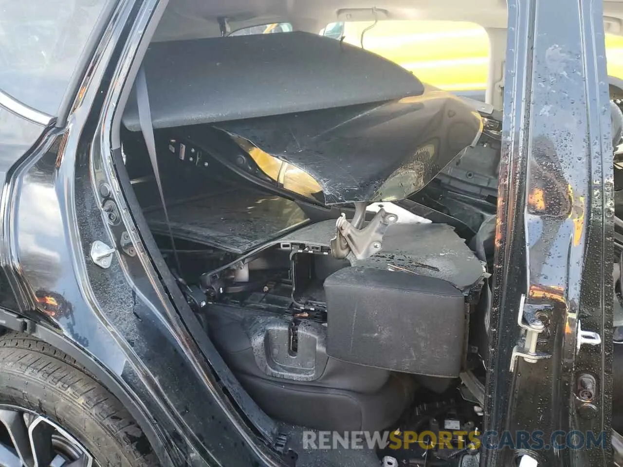 11 Photograph of a damaged car 5J6RW2H57LA021664 HONDA CRV 2020