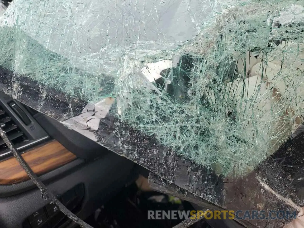9 Photograph of a damaged car 5J6RW2H81LL046557 HONDA CRV 2020