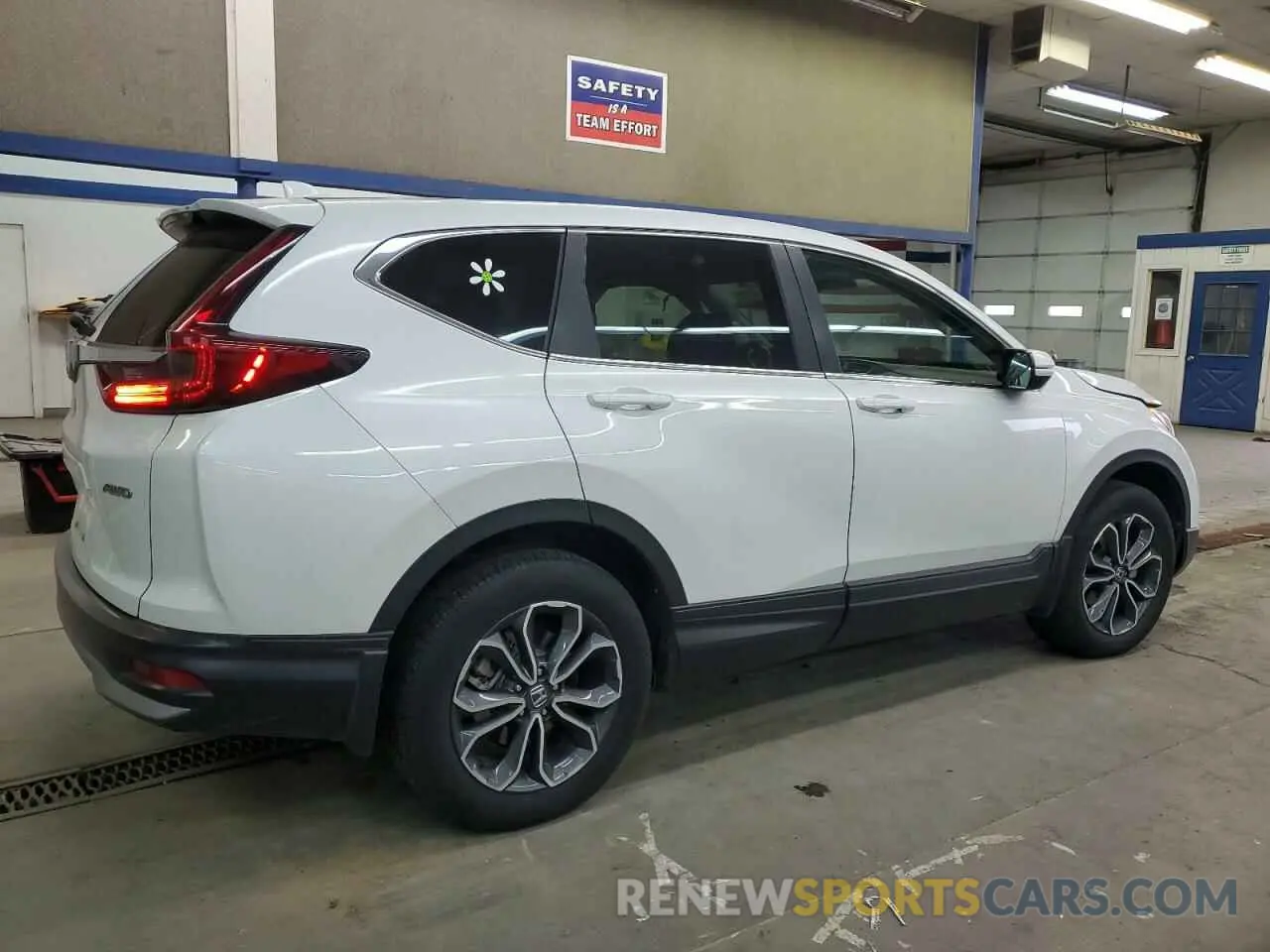 3 Photograph of a damaged car 5J6RW2H83LL040260 HONDA CRV 2020