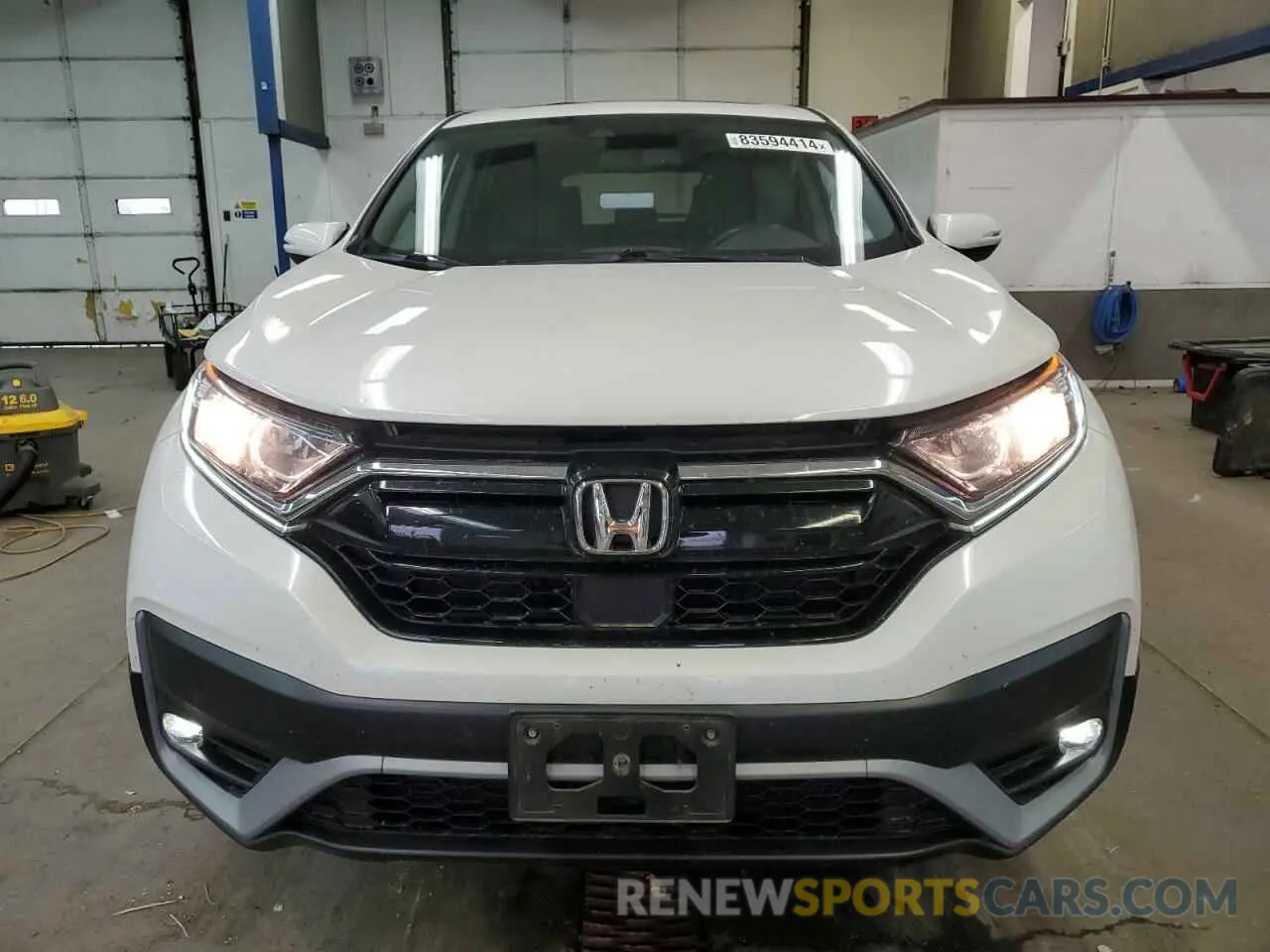 5 Photograph of a damaged car 5J6RW2H83LL040260 HONDA CRV 2020