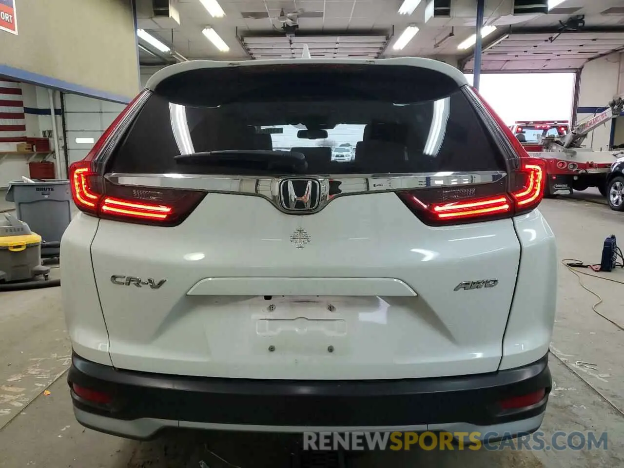 6 Photograph of a damaged car 5J6RW2H83LL040260 HONDA CRV 2020