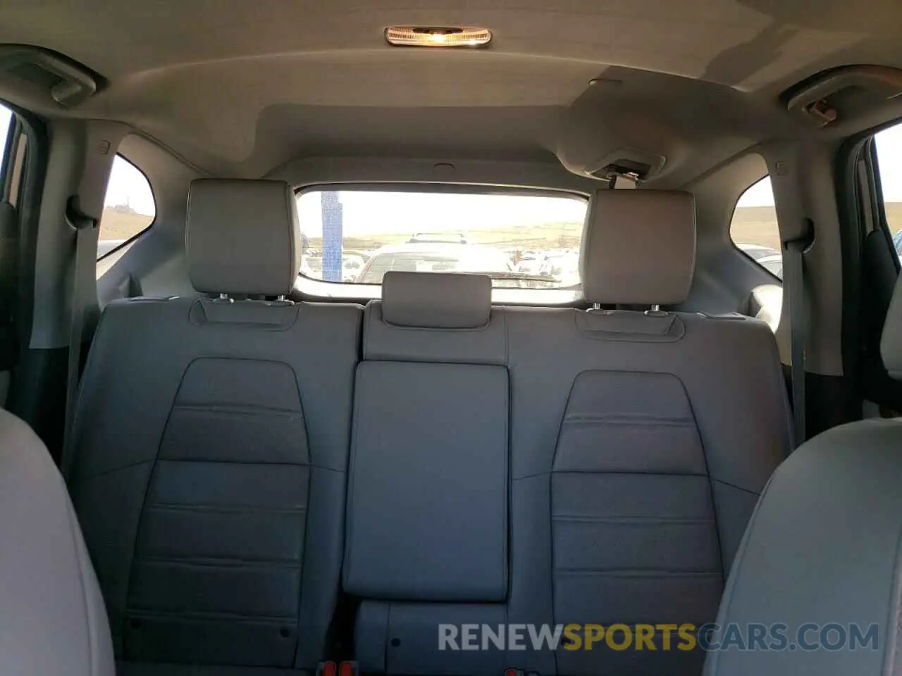 10 Photograph of a damaged car 5J6RW2H89LA014645 HONDA CRV 2020