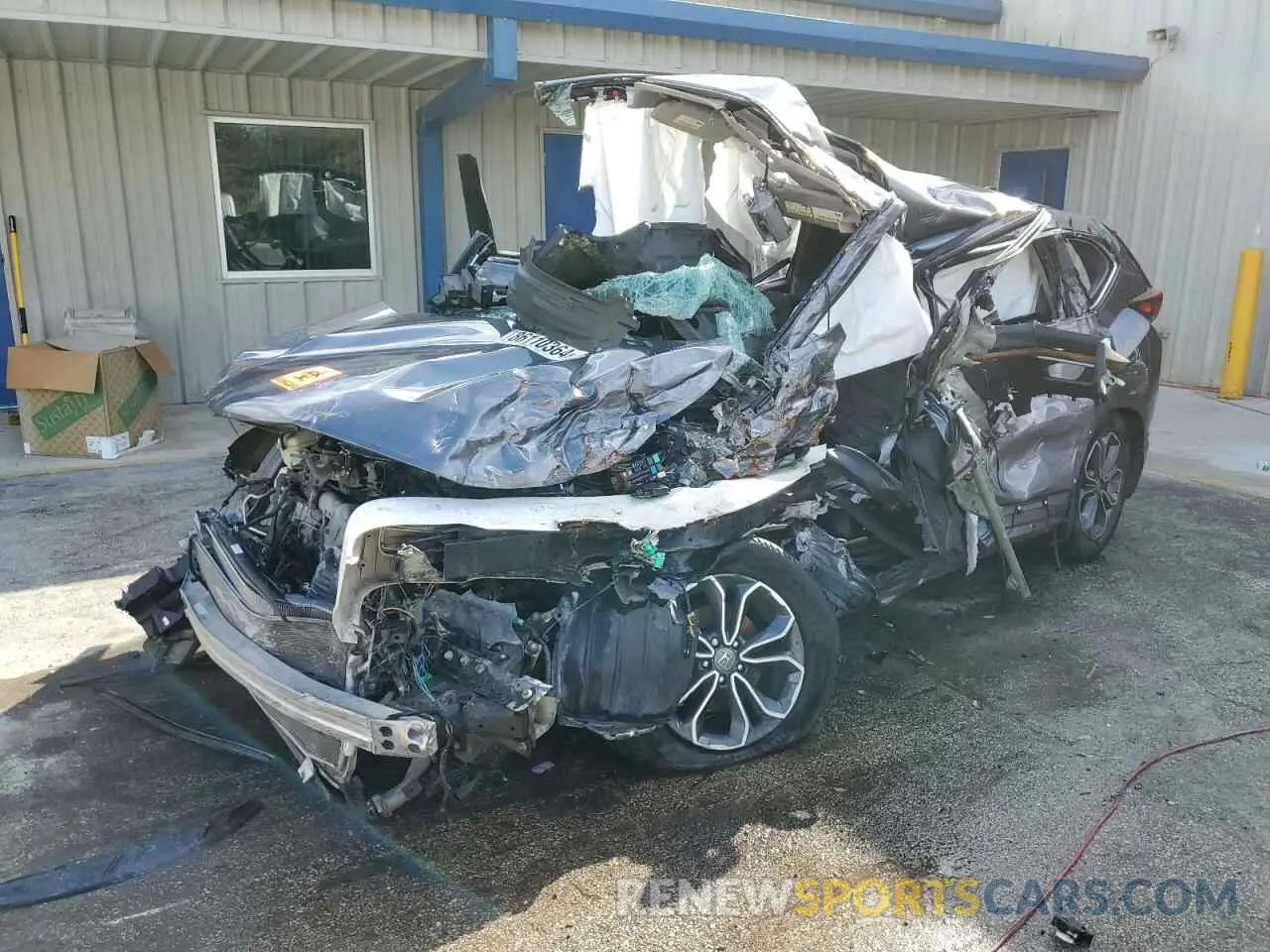 1 Photograph of a damaged car 7FARW1H51LE027987 HONDA CRV 2020