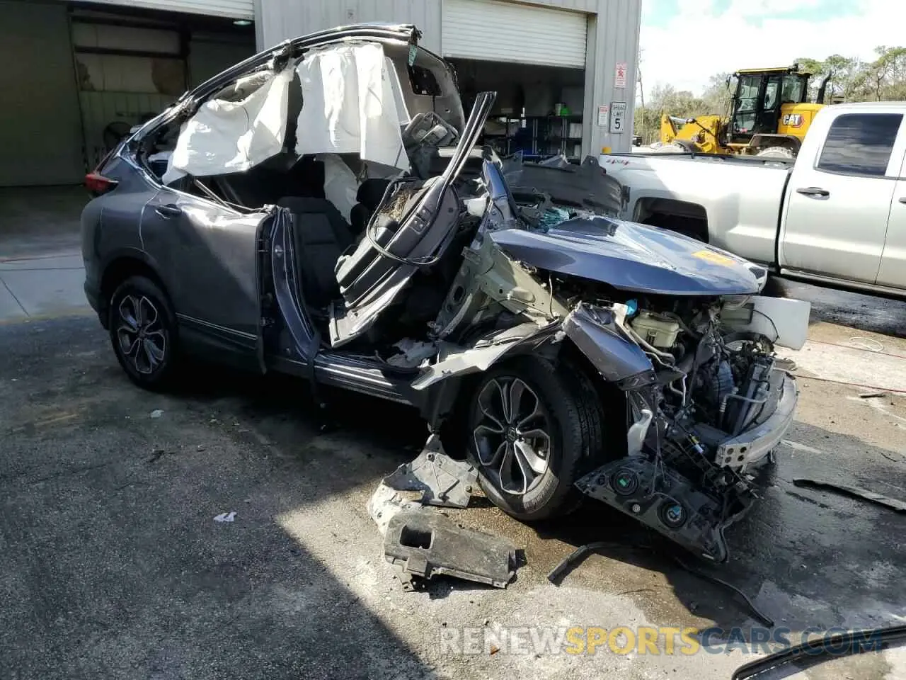 4 Photograph of a damaged car 7FARW1H51LE027987 HONDA CRV 2020