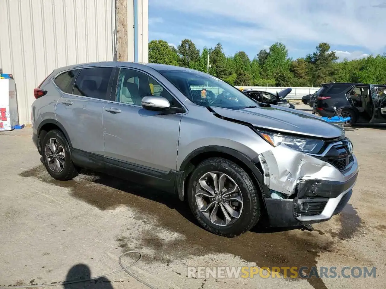 4 Photograph of a damaged car 7FARW1H57LE015147 HONDA CRV 2020
