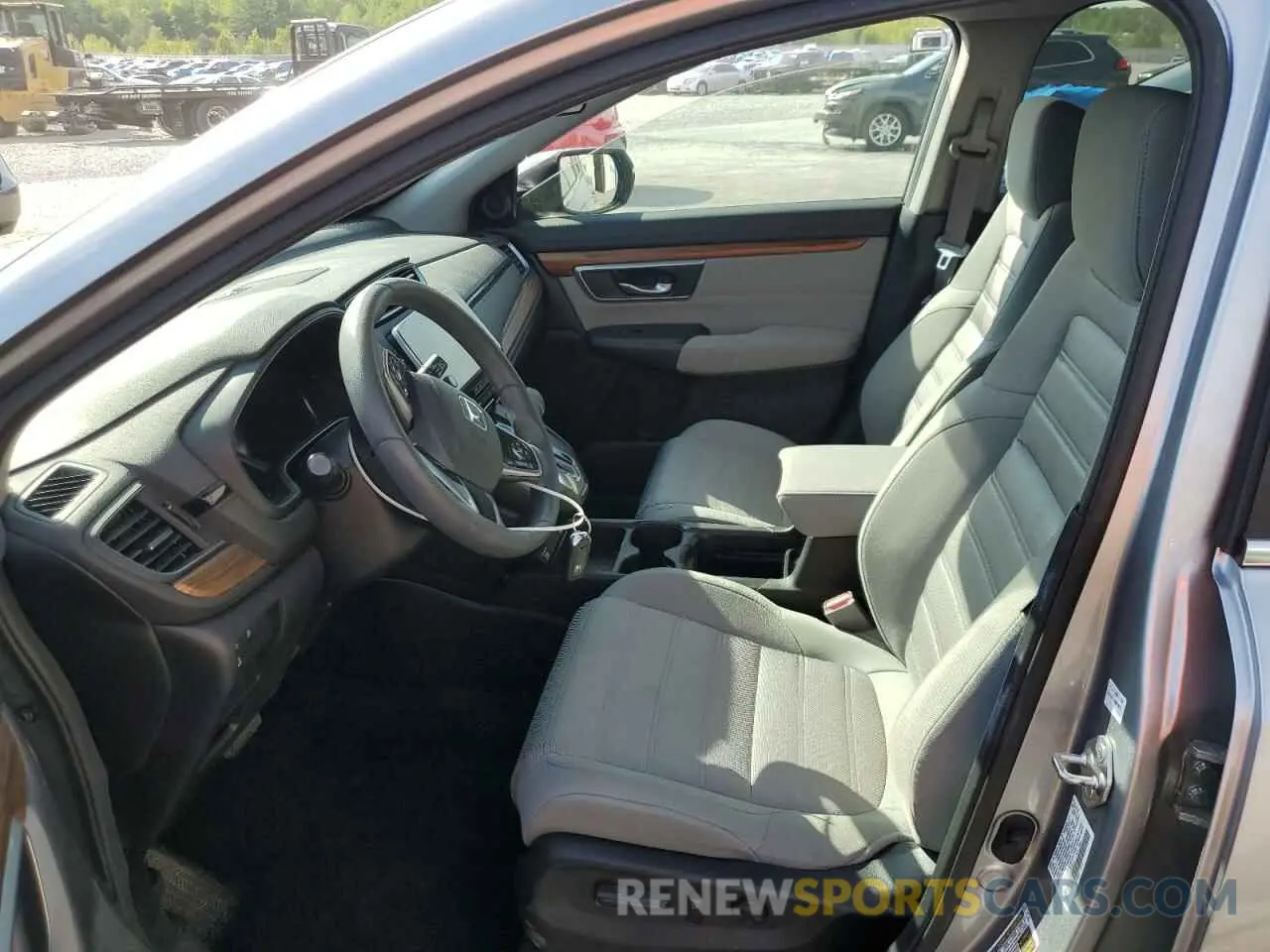 7 Photograph of a damaged car 7FARW1H57LE015147 HONDA CRV 2020