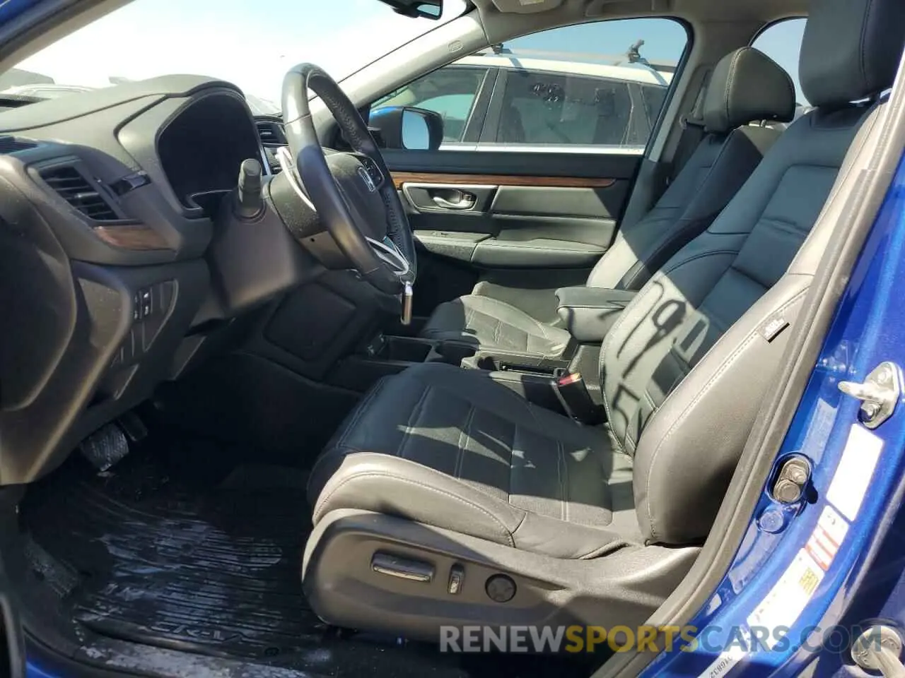 7 Photograph of a damaged car 7FARW1H87LE006703 HONDA CRV 2020