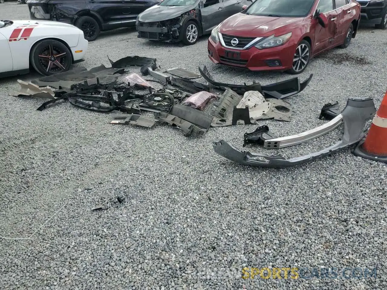 13 Photograph of a damaged car 7FARW1H90LE001447 HONDA CRV 2020