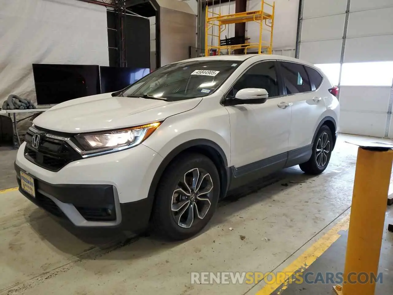 1 Photograph of a damaged car 2HKRW1H52MH416880 HONDA CRV 2021