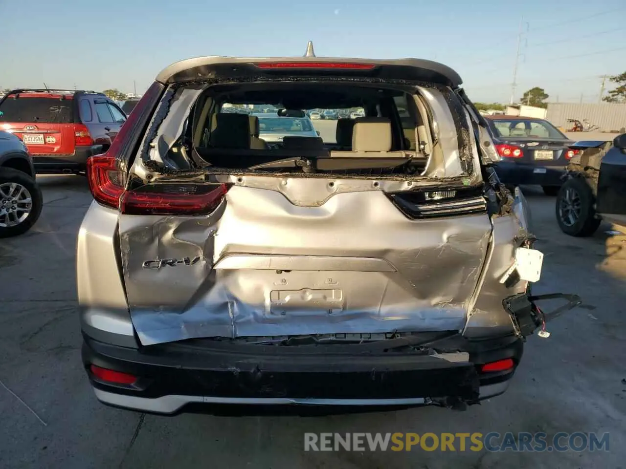 6 Photograph of a damaged car 2HKRW1H52MH423022 HONDA CRV 2021