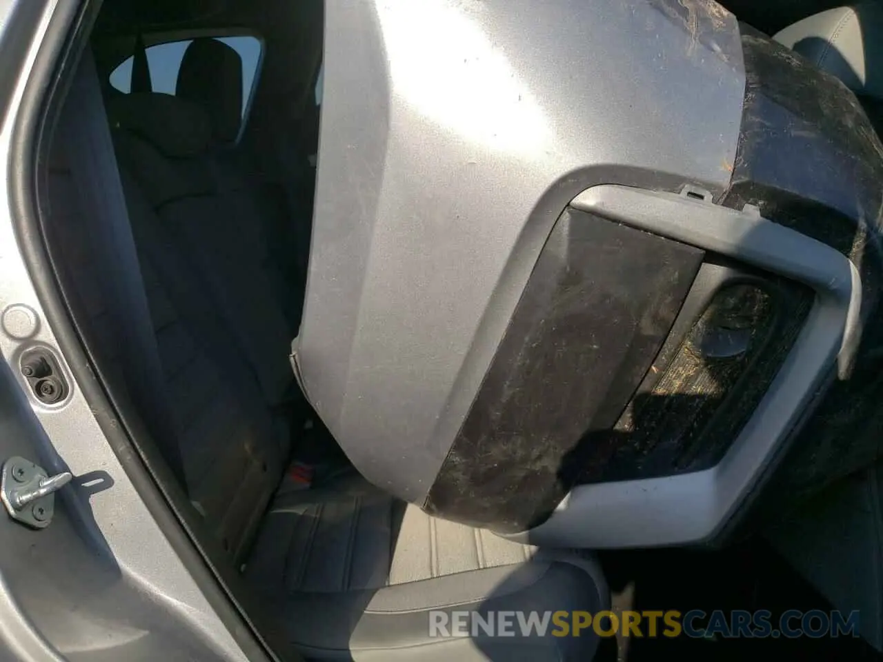 11 Photograph of a damaged car 2HKRW1H58MH404135 HONDA CRV 2021