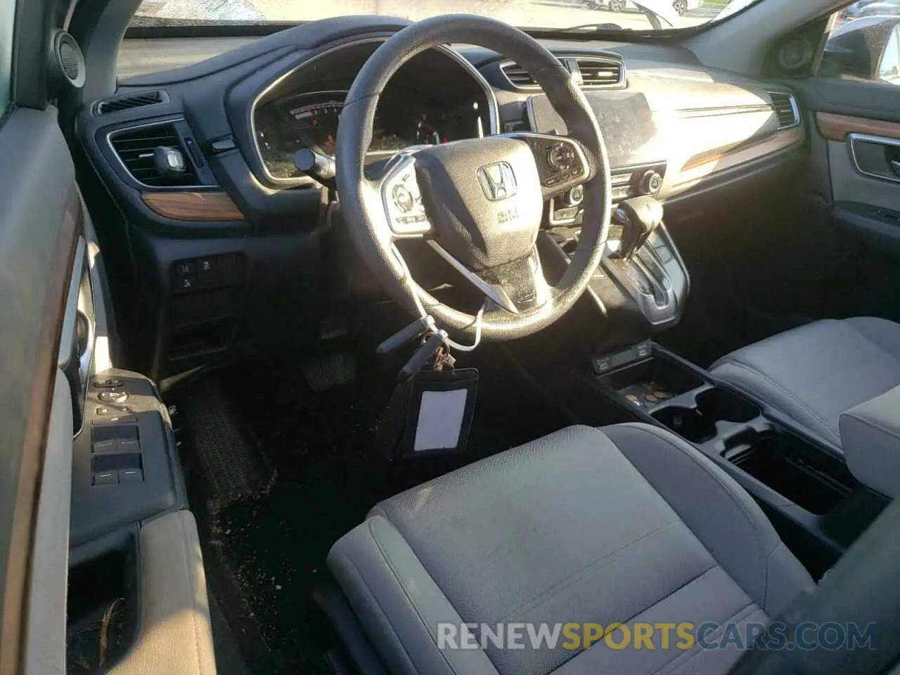 8 Photograph of a damaged car 2HKRW1H58MH404135 HONDA CRV 2021