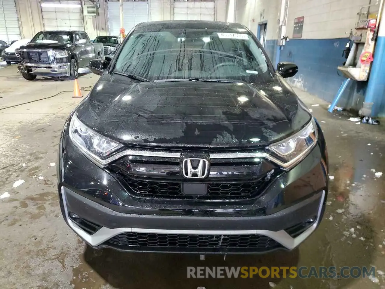 5 Photograph of a damaged car 2HKRW2H50MH611897 HONDA CRV 2021