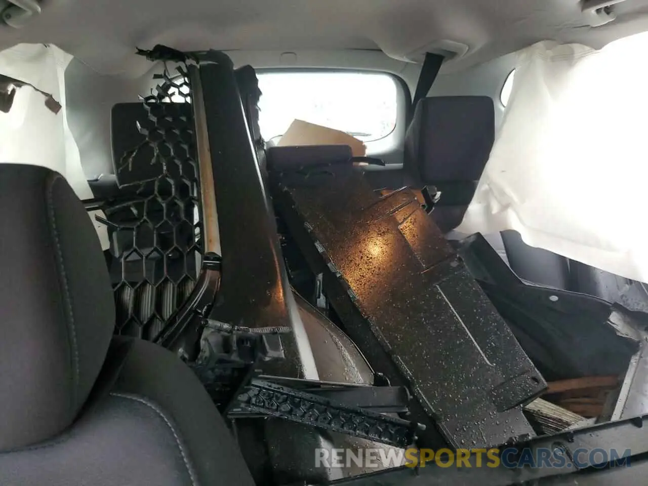 10 Photograph of a damaged car 2HKRW2H52MH606779 HONDA CRV 2021