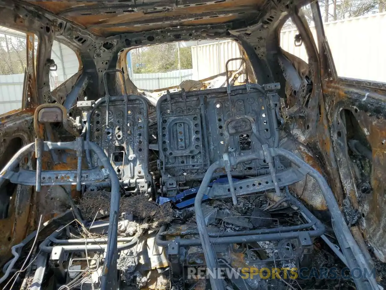 10 Photograph of a damaged car 2HKRW2H56MH610883 HONDA CRV 2021