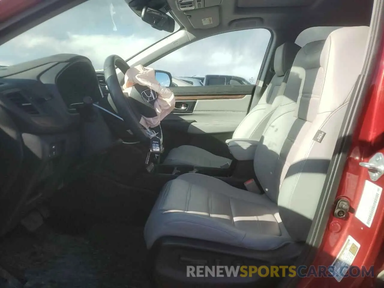 7 Photograph of a damaged car 2HKRW2H86MH601840 HONDA CRV 2021