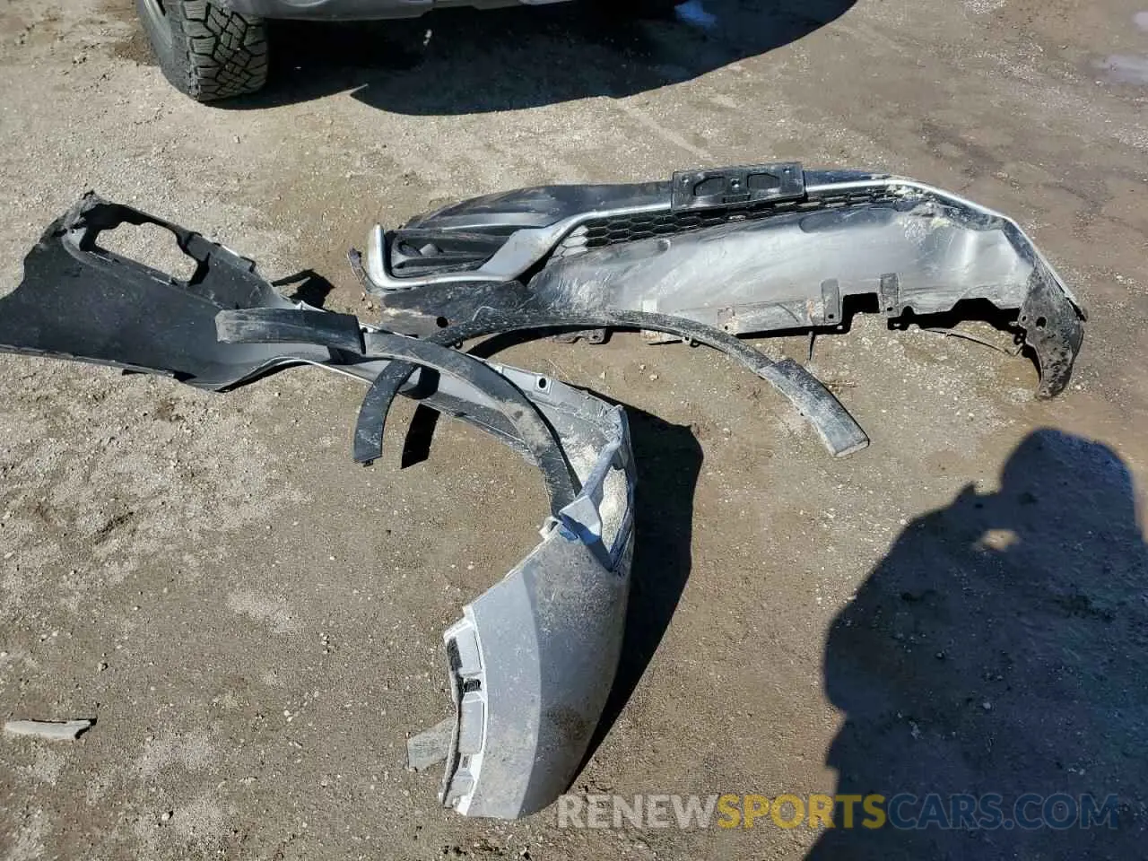 13 Photograph of a damaged car 2HKRW2H89MH215610 HONDA CRV 2021