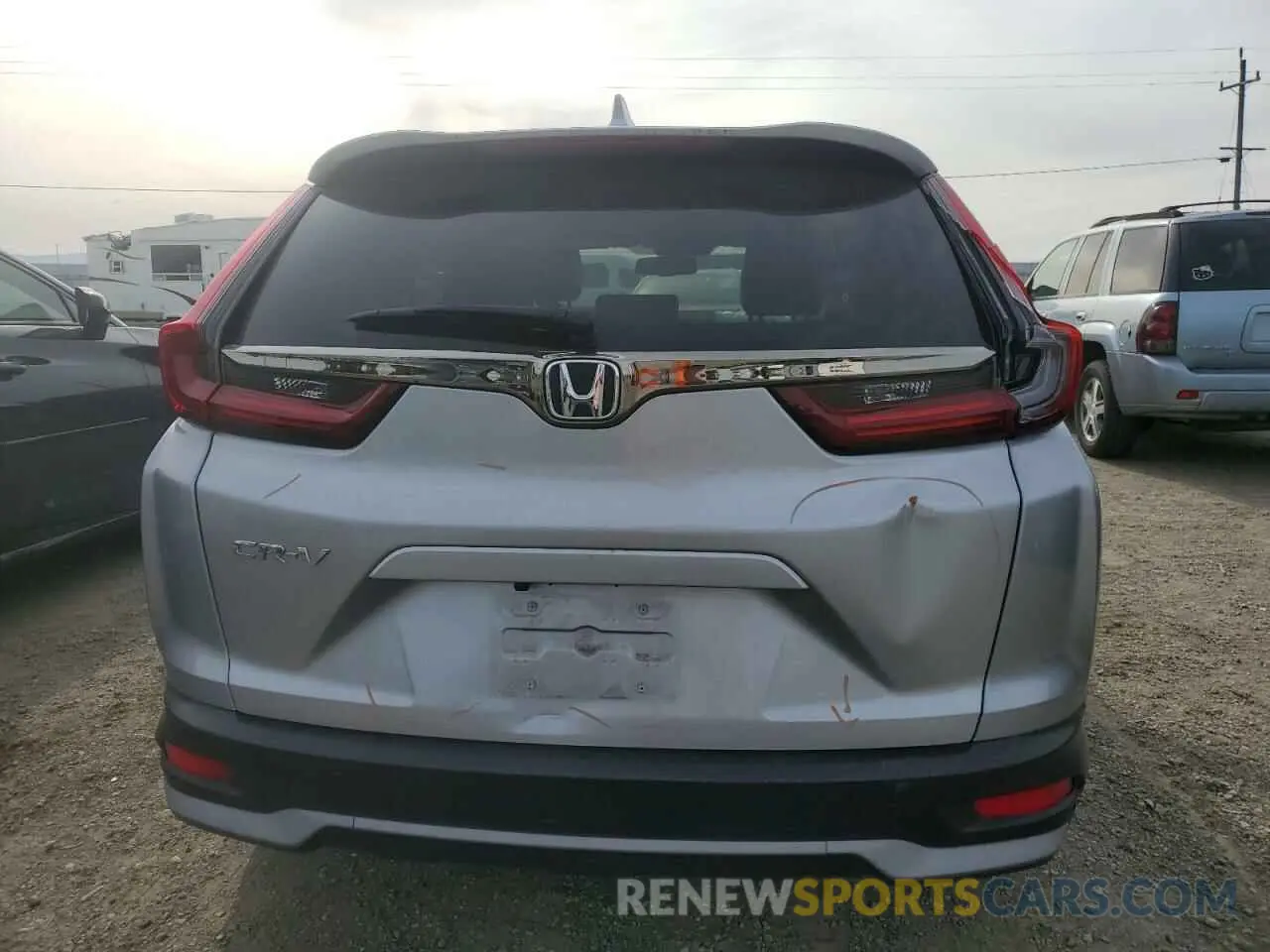 6 Photograph of a damaged car 2HKRW1H80NH403718 HONDA CRV 2022