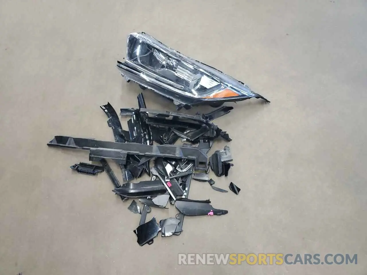 13 Photograph of a damaged car 2HKRW2H51NH609819 HONDA CRV 2022