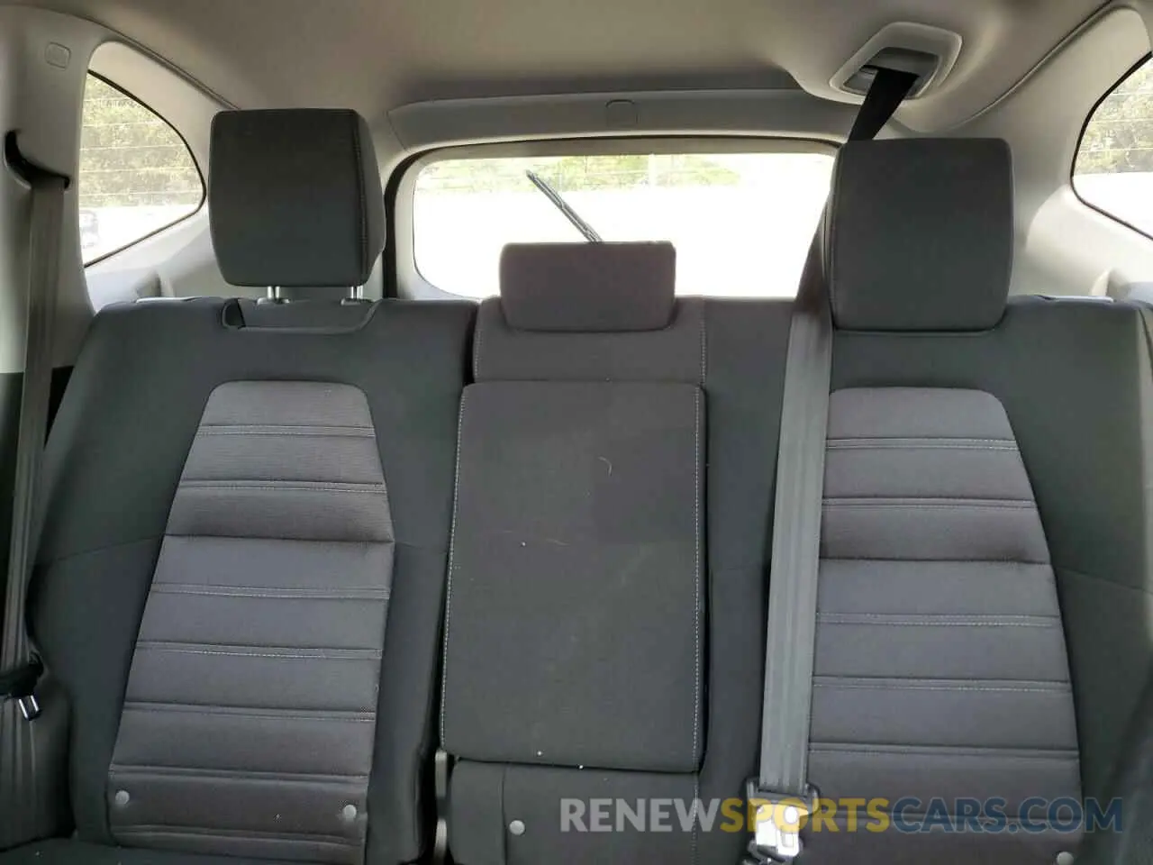 10 Photograph of a damaged car 2HKRW2H54NH631359 HONDA CRV 2022