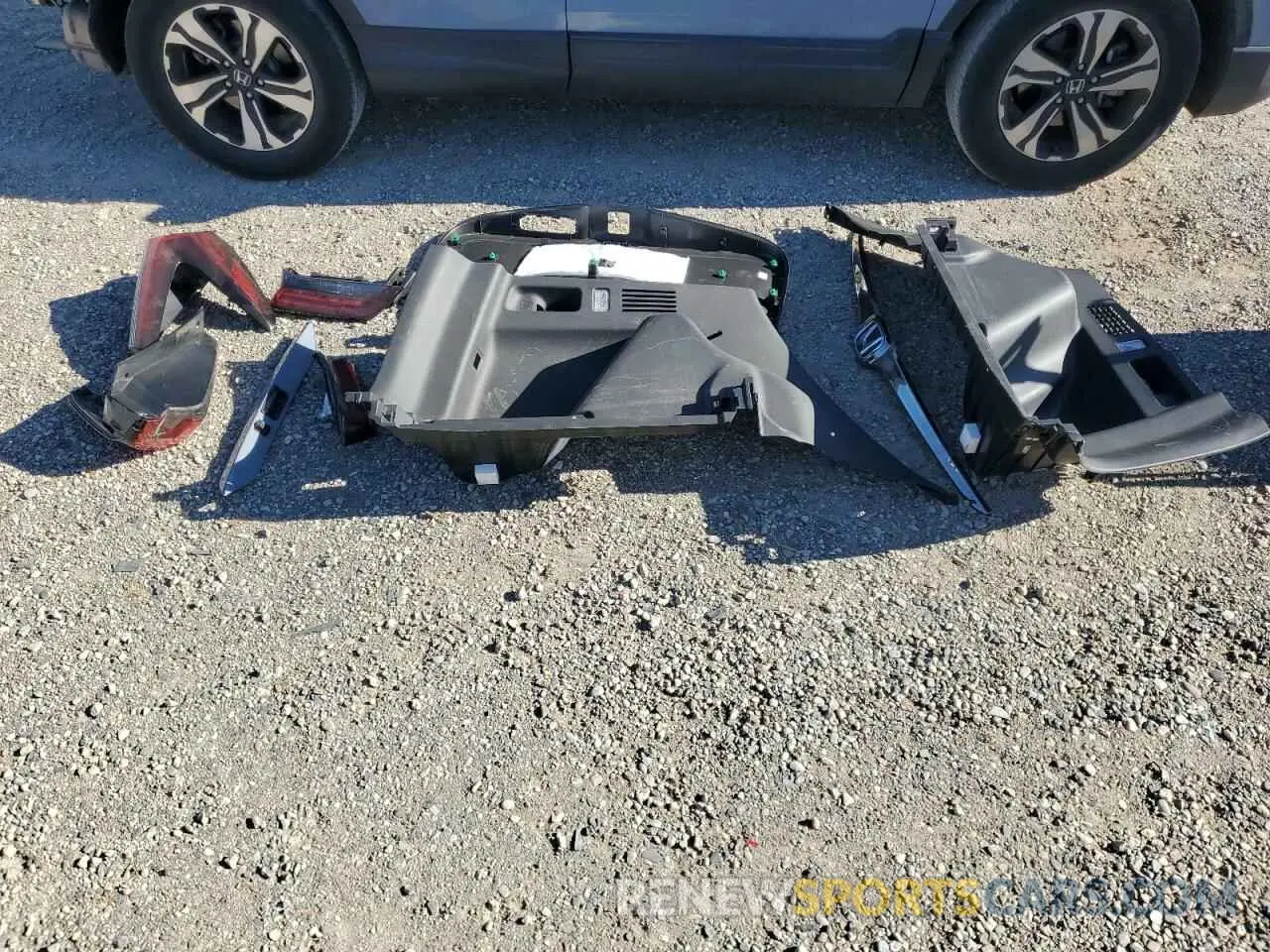 12 Photograph of a damaged car 2HKRW2H78NH636114 HONDA CRV 2022