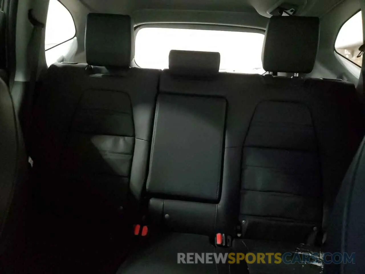 10 Photograph of a damaged car 2HKRW2H83NH209836 HONDA CRV 2022