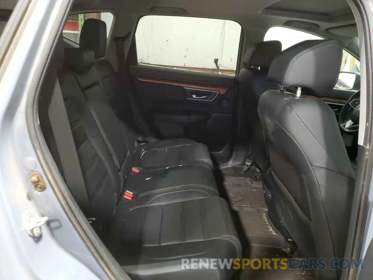 11 Photograph of a damaged car 2HKRW2H83NH209836 HONDA CRV 2022