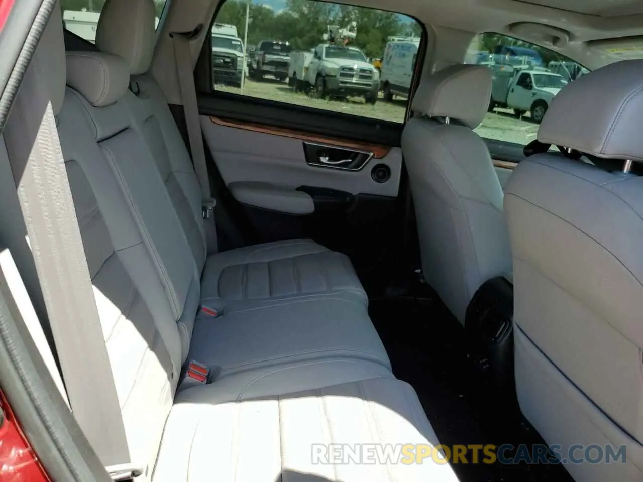 11 Photograph of a damaged car 2HKRW2H83NH600159 HONDA CRV 2022