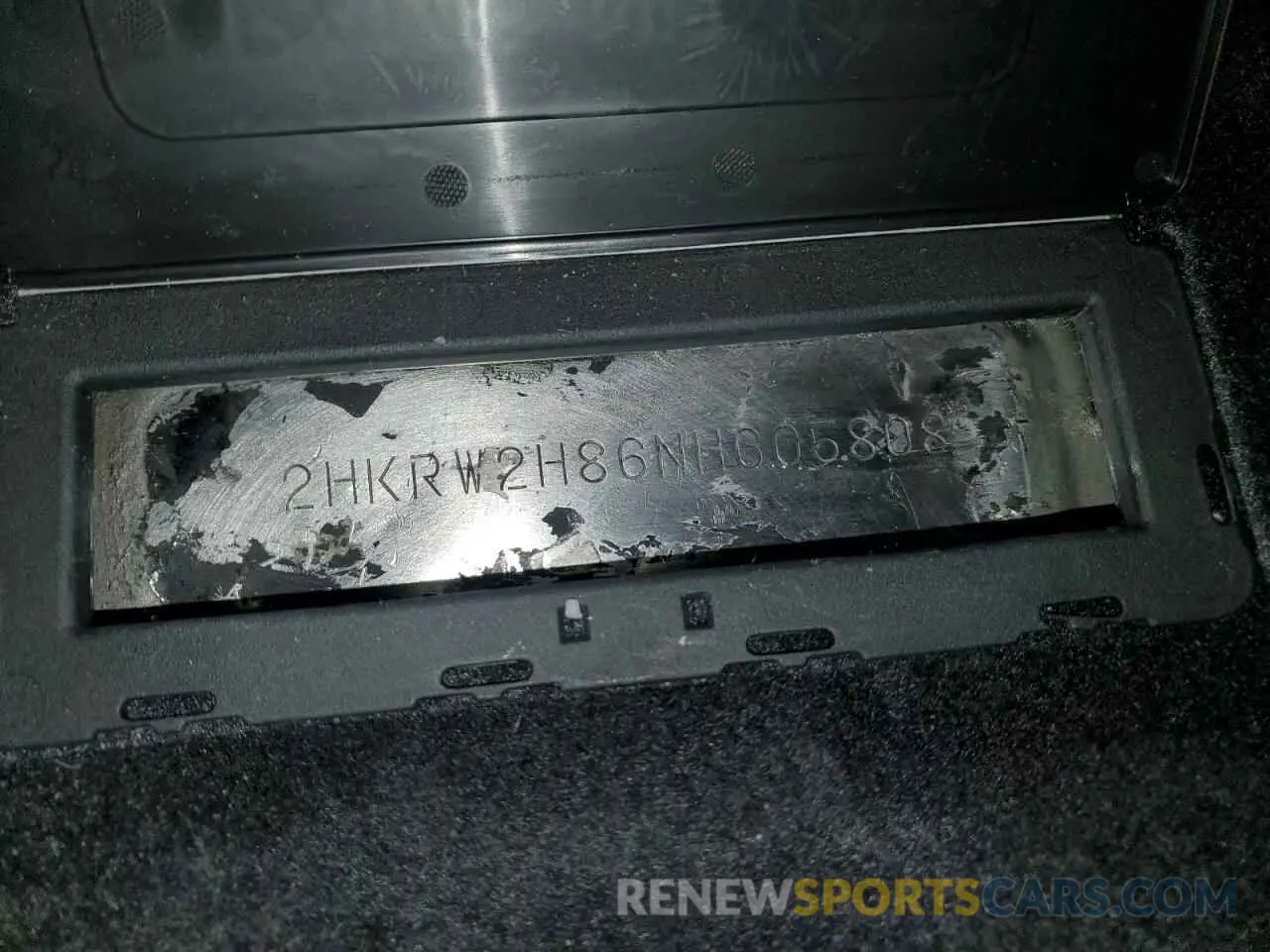 13 Photograph of a damaged car 2HKRW2H86NH605808 HONDA CRV 2022