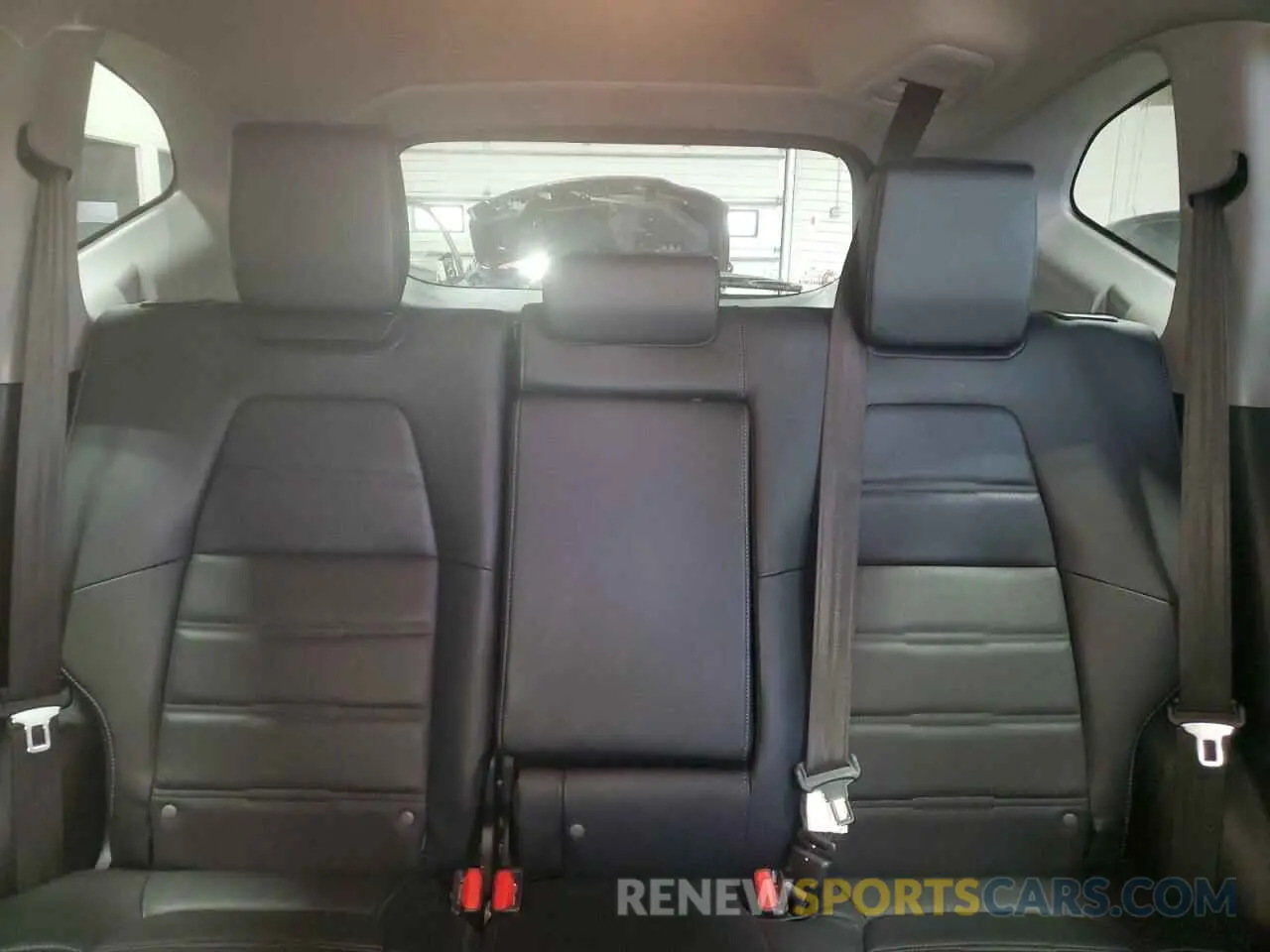 10 Photograph of a damaged car 2HKRW2H86NH640588 HONDA CRV 2022