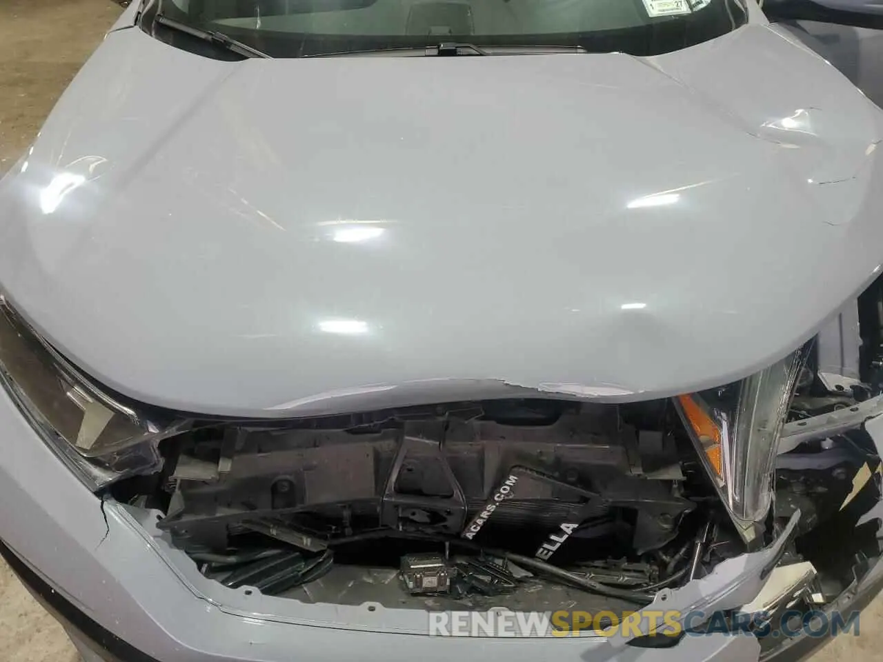 12 Photograph of a damaged car 2HKRW2H87NH607227 HONDA CRV 2022
