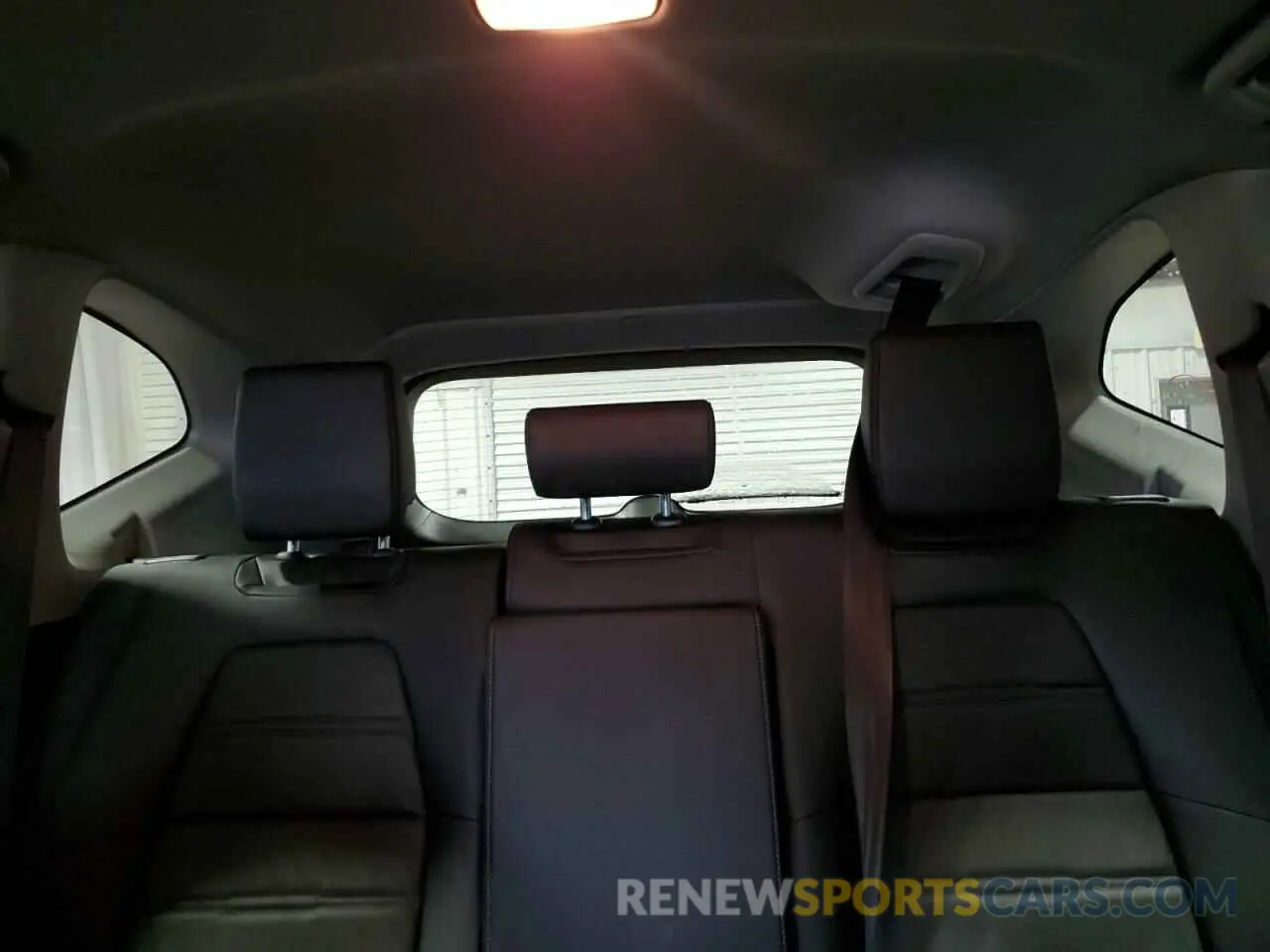 10 Photograph of a damaged car 2HKRW2H88NH664276 HONDA CRV 2022